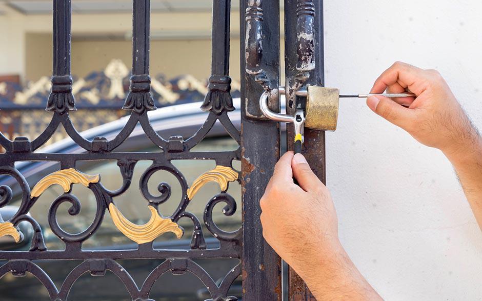 comment ouvrir une porte avec clé à l intérieur Villeneuve-la-Garenne